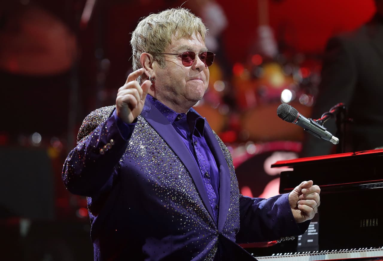Elton John estuvo en cuidados intensivos por una infección “potencialmente mortal”