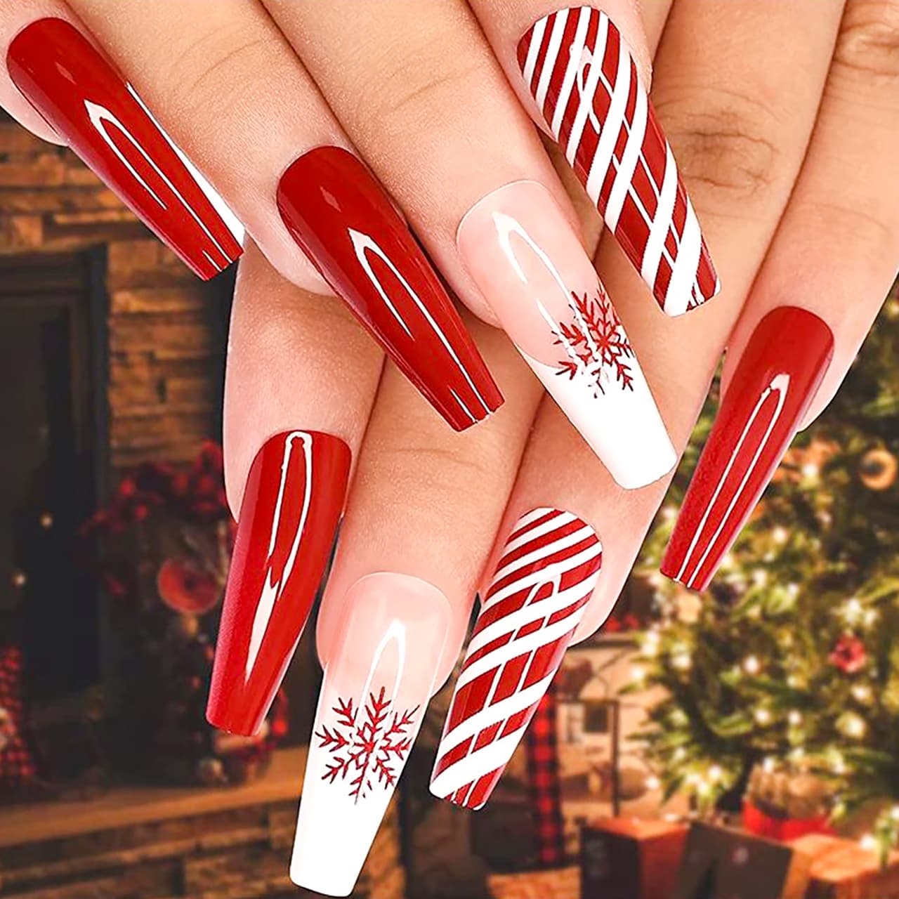 Diseño de uñas para Navidad de bastón de caramelo
