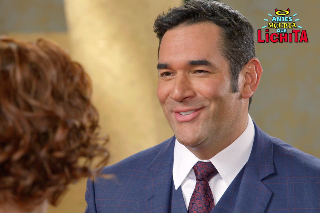 Augusto le aclara a Sandra que mantuvo en secreto Icónika USA porque desea independizarse de Icónika México.