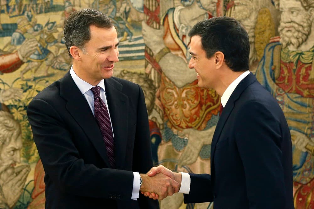 El rey de España pide al líder del PSOE formar un nuevo Gobierno