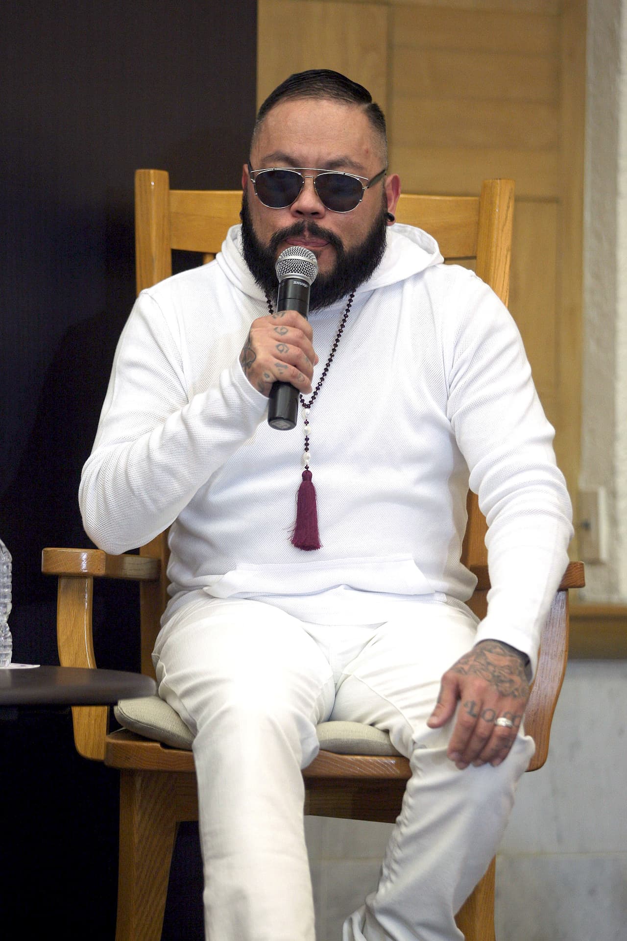 "Yo vi a Pee Wee y le dije ven, él se acercó y le dije 'Pee Wee yo te quiero como hermanito, lo que ha pasado está en el pasado'", dijo A.B. en entrevista con Pati Chapoy en 2015, donde también estaba el cantante.