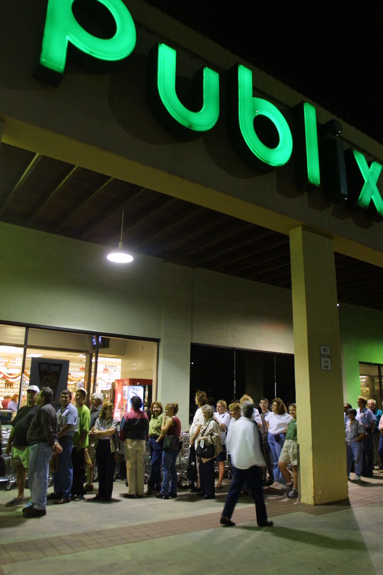 El condado Marion, Hernando y Citrus comienzan este jueves 7 de enero.
<a href="https://www.publix.com/covid-vaccine/?utm_source=vanity&utm_medium=direct&utm_term=covidvaccine&utm_campaign=PCN19449" target="_blank">Revise aquí los Publix que tienen la vacuna. </a>