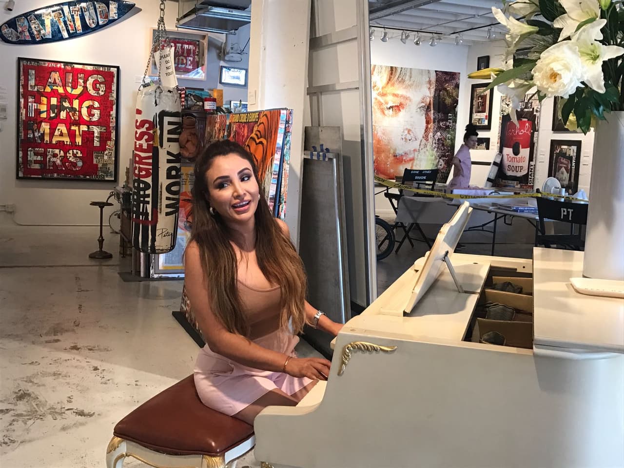 Pero al escuchar su linda voz a piano, mejor le dijimos que sólo descansara.