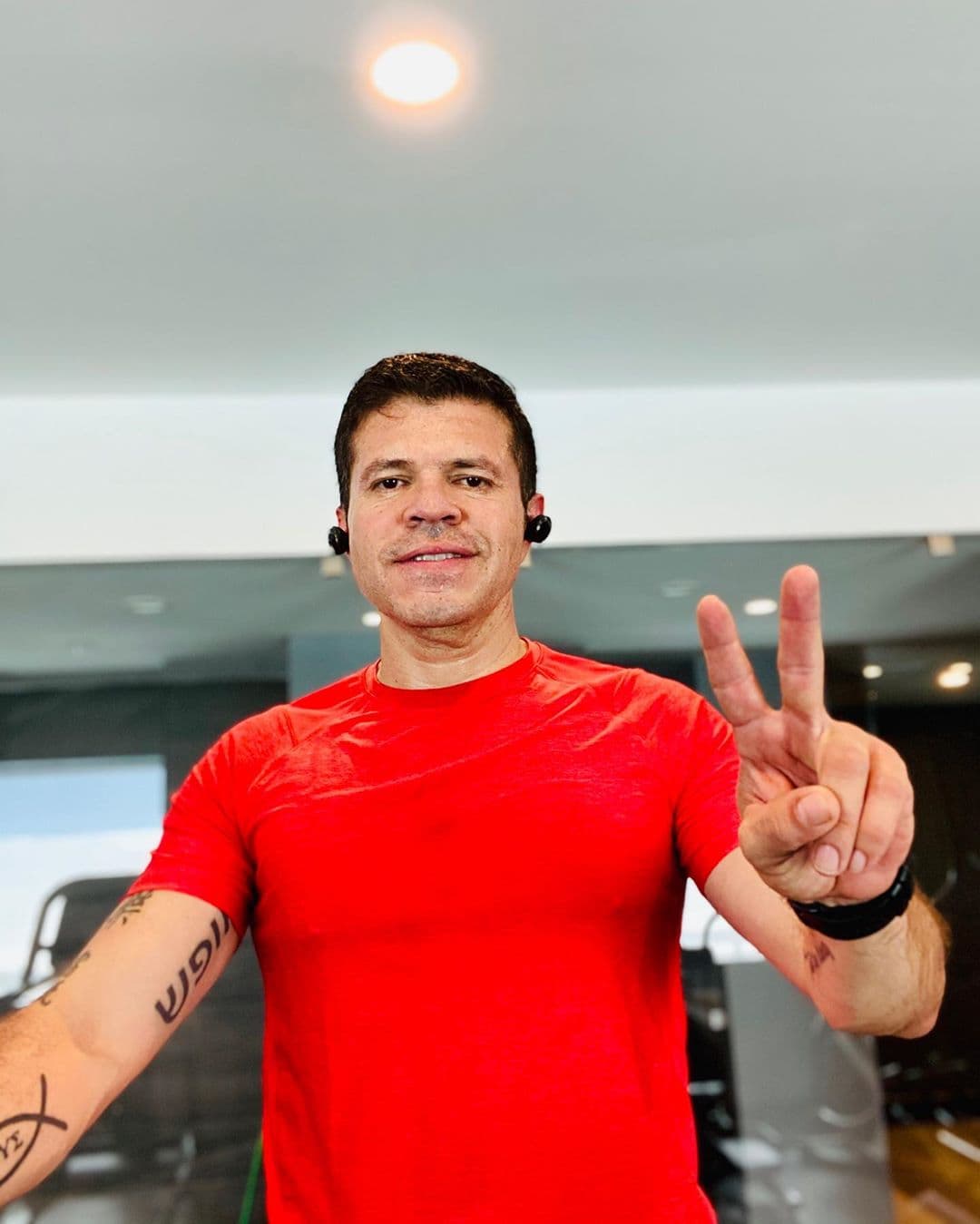 “Si un día me los encuentro, sería padre cantar una canción y que la gente se vuelva loca porque al final de cuentas a la gente le gustan mucho los reencuentros”, añadió el cantante.