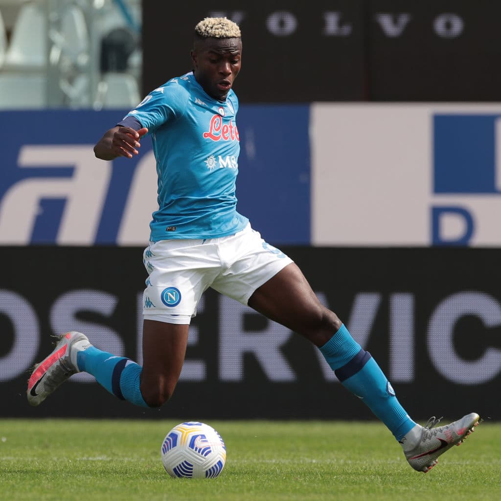 3.- El centro-delantero Victor Osimhen se une al Napoli por la cantidad de 70 millones de euros