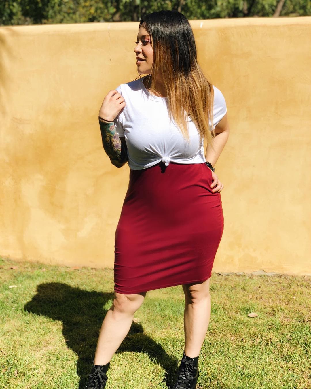 Para su alimentación una compañía especializada le prepara sus comidas con porciones específicas con alimentos ricos en proteínas, cereales y vegetales.