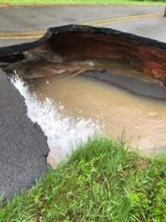 CONDADO DE WALTON. Stewart Road cerrada debido a un hundimiento.