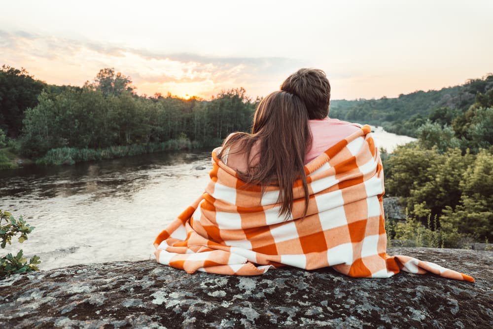 <b>Sagitario</b>
<br>Habrá algo dentro de tu relación que merecerá atención especial este fin de semana. No te inquietes, con amor y ternura todo se arregla, sagitariano, y las situaciones convulsas producto del tránsito retrógrado de tu regente se irán solucionando paulatinamente. Encuentras explicaciones a conductas difíciles de entender y sales bien de un conflicto amoroso. Aprovecha las ocasiones para ahondar en los sentimientos.
<br>