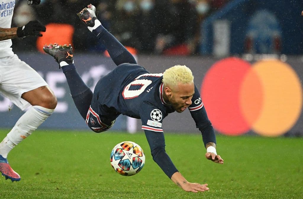 Paris Saint-Germain gana sobre la hora al Real Madrid con anotación de Kylian Mbappé en el partido de ida de los Octavos de Final en la Champions League.