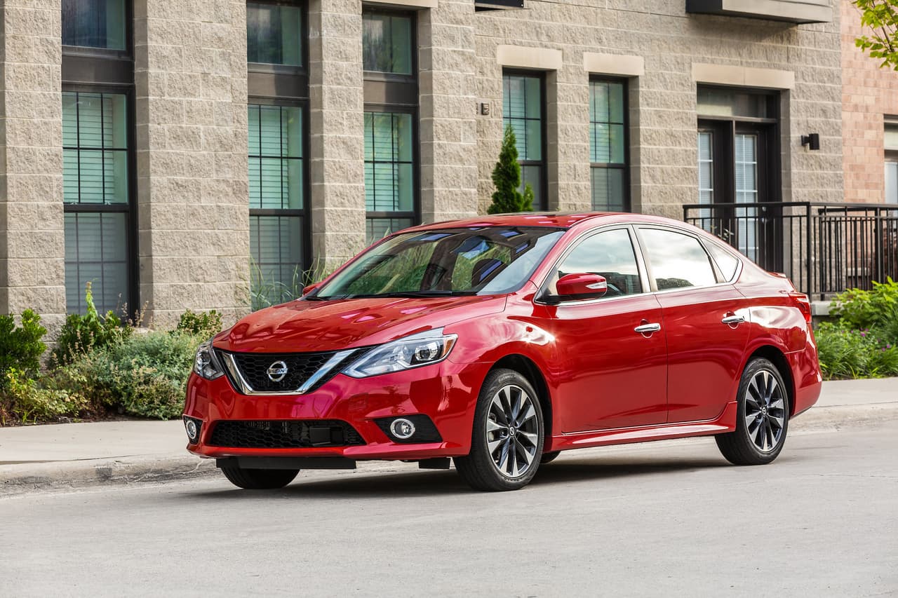<b>Segmento:</b> Sedán
<br>
<b>Tamaño:</b> Compacto
<br>
<b>Vehículo:</b> Nissan Sentra
<br>
<b>% de inventario del 2019:</b> 27.1%