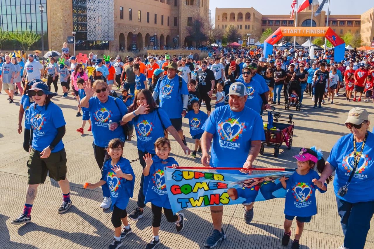<h2 class="cms-H2-H2">Walk for Autism</h2>
<br>
<ul>
<li class="li1">Cuándo: 26 de abril</li>
</ul>
<ul>
<li class="li1">Hora: 9:00 horas - 11:00 horas</li>
</ul>
<ul>
<li class="li1">Dónde: Palo Alto College</li>
</ul>
<ul>
<li class="li1">Qué es: Una carrera dedicada al apoyo y difusión de información sobre personas con autismo.</li>
</ul>
<ul>
<li class="li1">Costo: Gratis</li>
</ul>