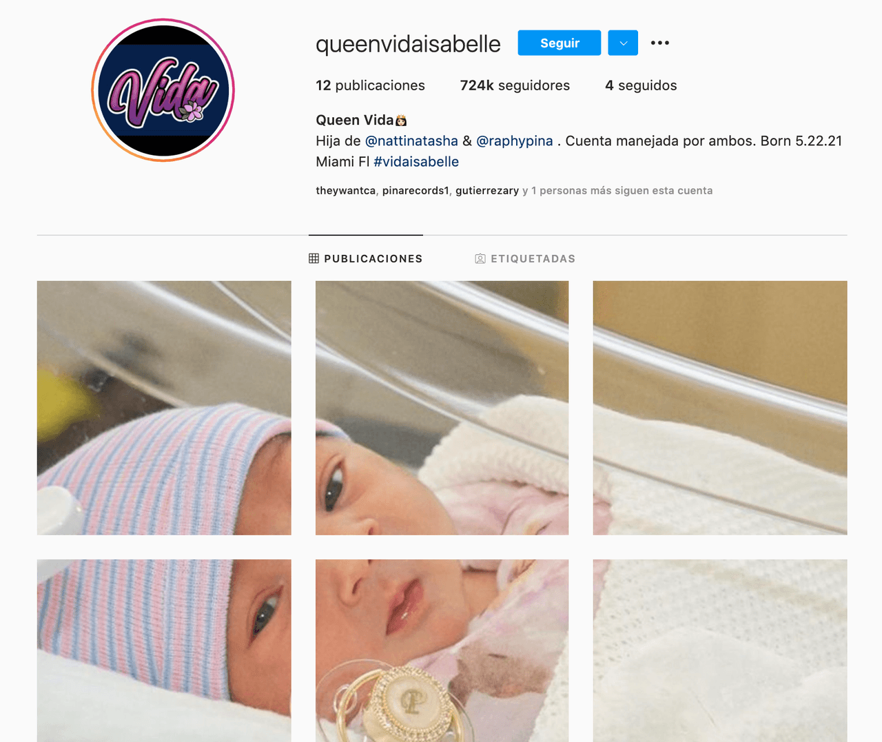 “Hola soy Vida Isabelle Pina Gutiérrez. Nací el 22-05-2021 a las 8:41 am, en Miami. Pesé 6.8 Lb con 20 pulgadas y fui parto natural”, escribieron junto a la foto oficial con la que fue presentada ante el mundo.
