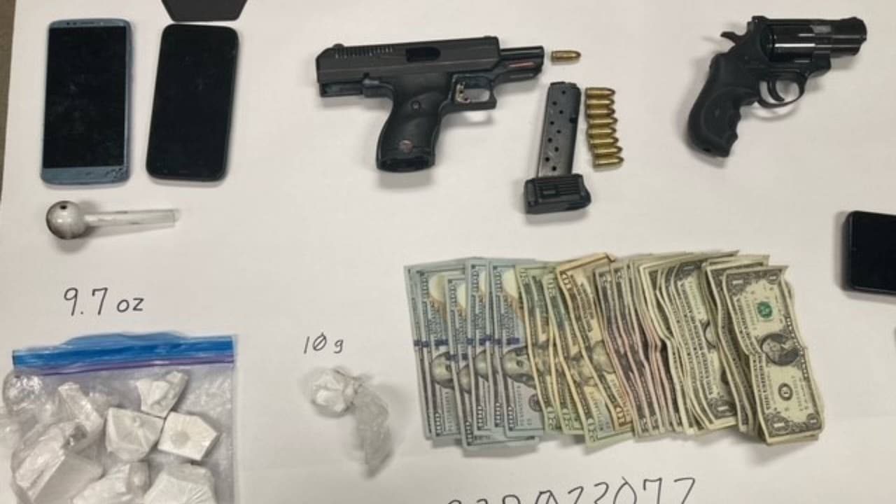 Le fueron aseguradas dos armas de fuego y 9 onzas de fentanilo