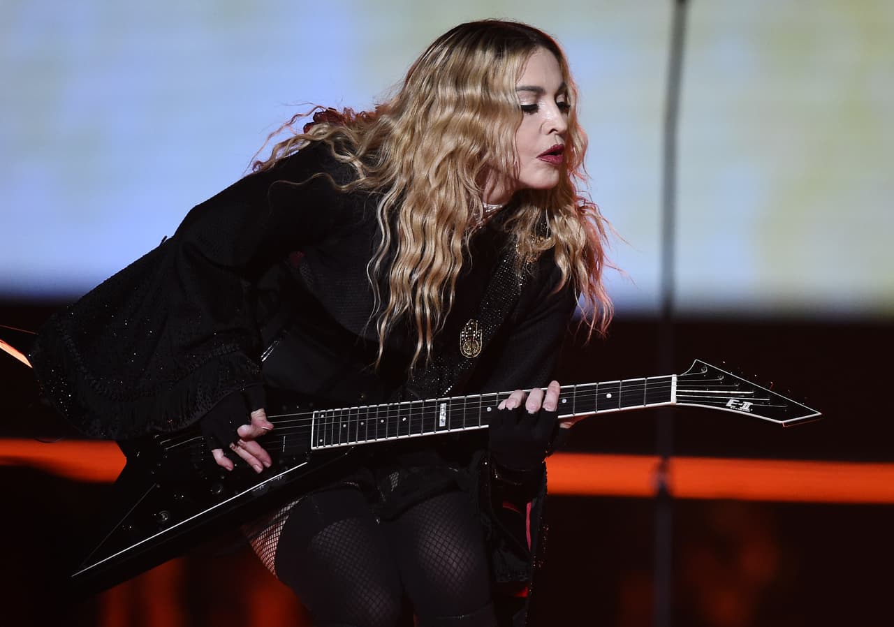 Y como en cada Tour, no se cansa de sorprender con lo mejor de su música.