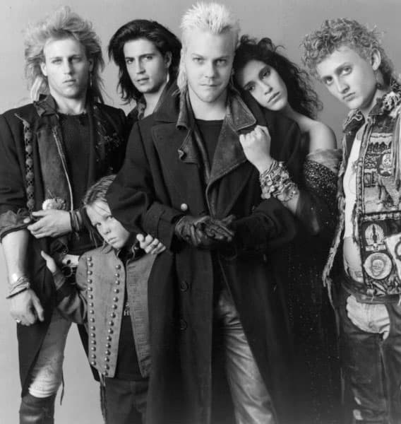 Brooke McCarter (primero a la izquierda), recordado por su rol de vampiro en la cinta 'The Lost Boys', falleció el 22 de diciembre.