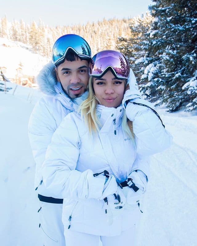 “Te amo Emmanuel, mi gratitud a ti, tu familia y todo lo que vivimos, crecimos y aprendimos juntos es infinita”, escribió Karol en sus historias de Instagram, el 20 de abril de 2021, confirmando la ruptura.
<br>