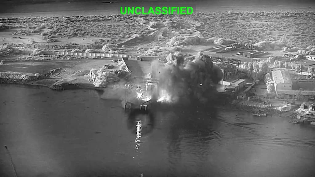 El Ejército de EEUU continúa con ataques aéreos a Irán después de la muerte de dos militares