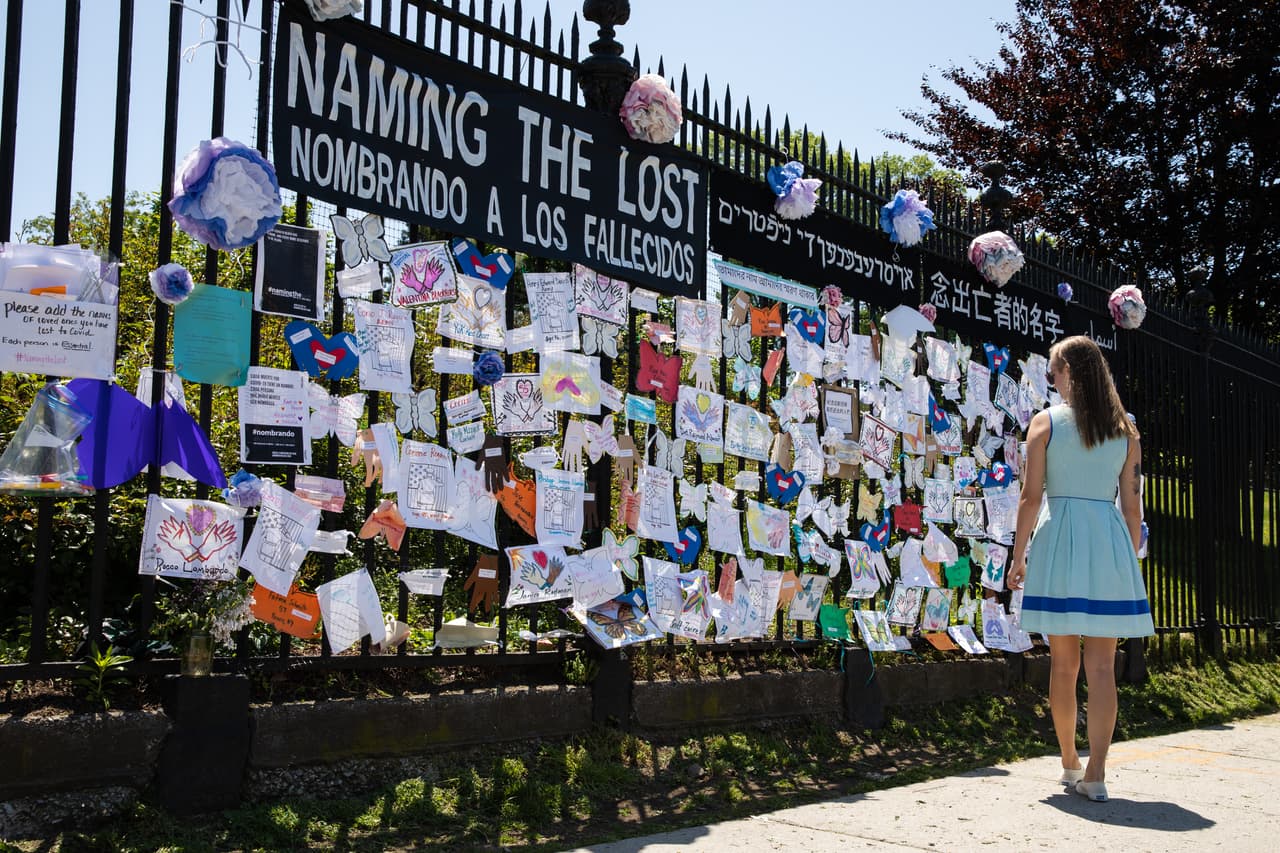 El mural en Sunset Park para recordar a las víctimas del coronavirus.