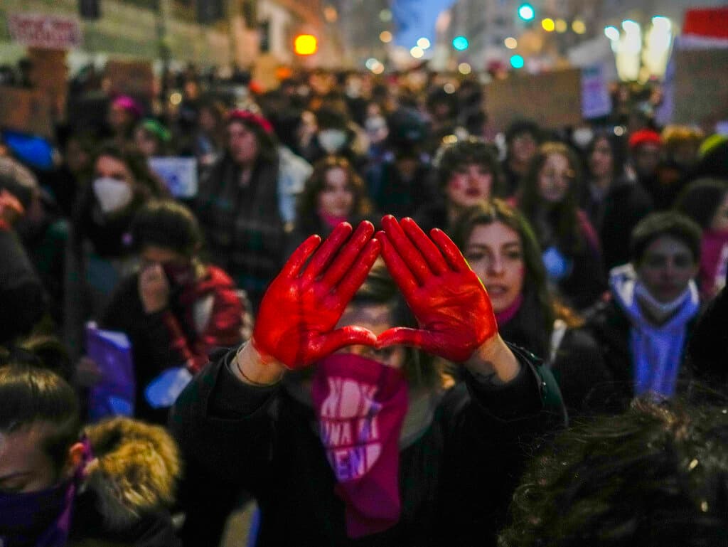 <b>Italia</b>
<br>
<br>Cientos de mujeres también marcharon en Roma para conmemorar el Día Internacional de la Mujer.
