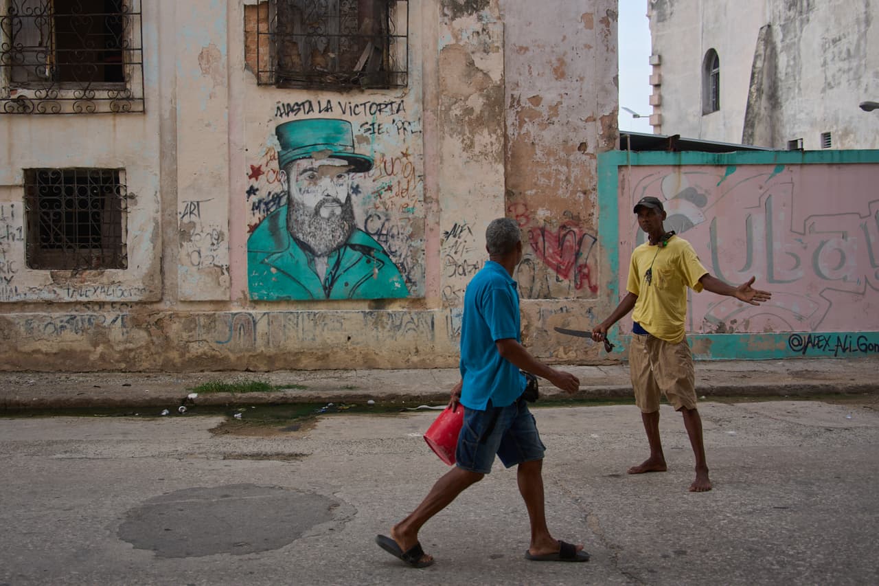 EEUU endurece sanciones a Cuba y detiene a estadounidenses que visitaron la isla