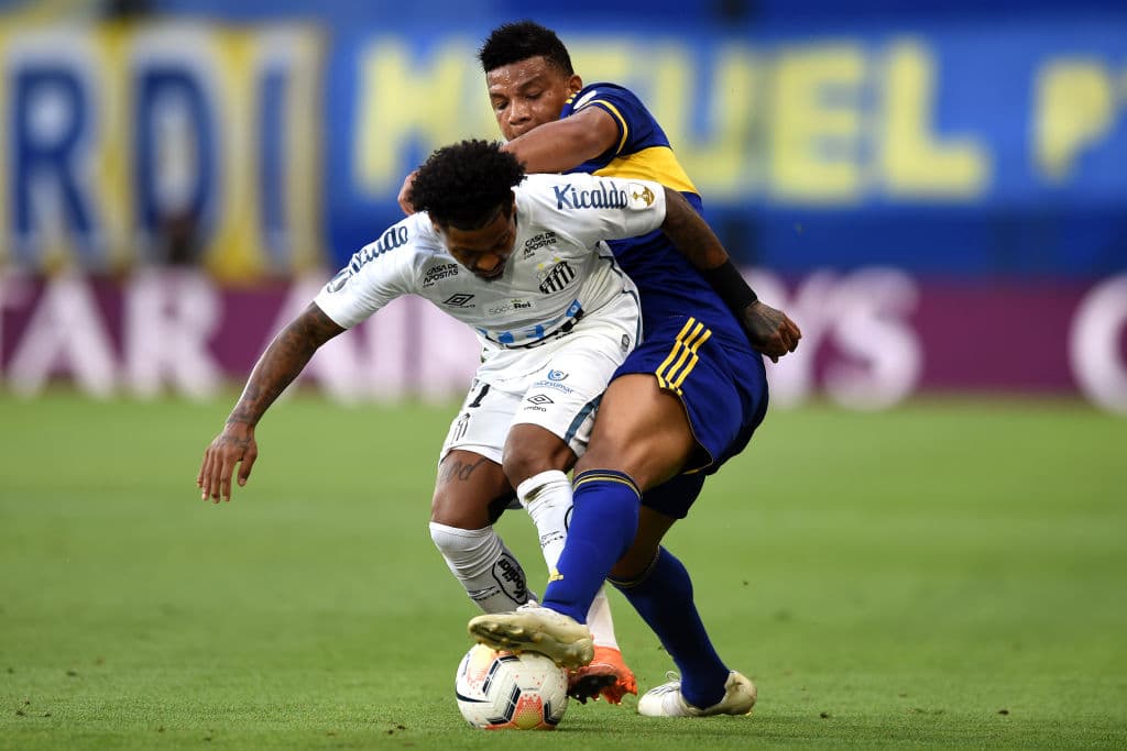 Sin ventaja para nadie, Boca y Santos deberán resolver la eliminación en Brasil tras el empate 0-0 del día de hoy en la Bombonera.