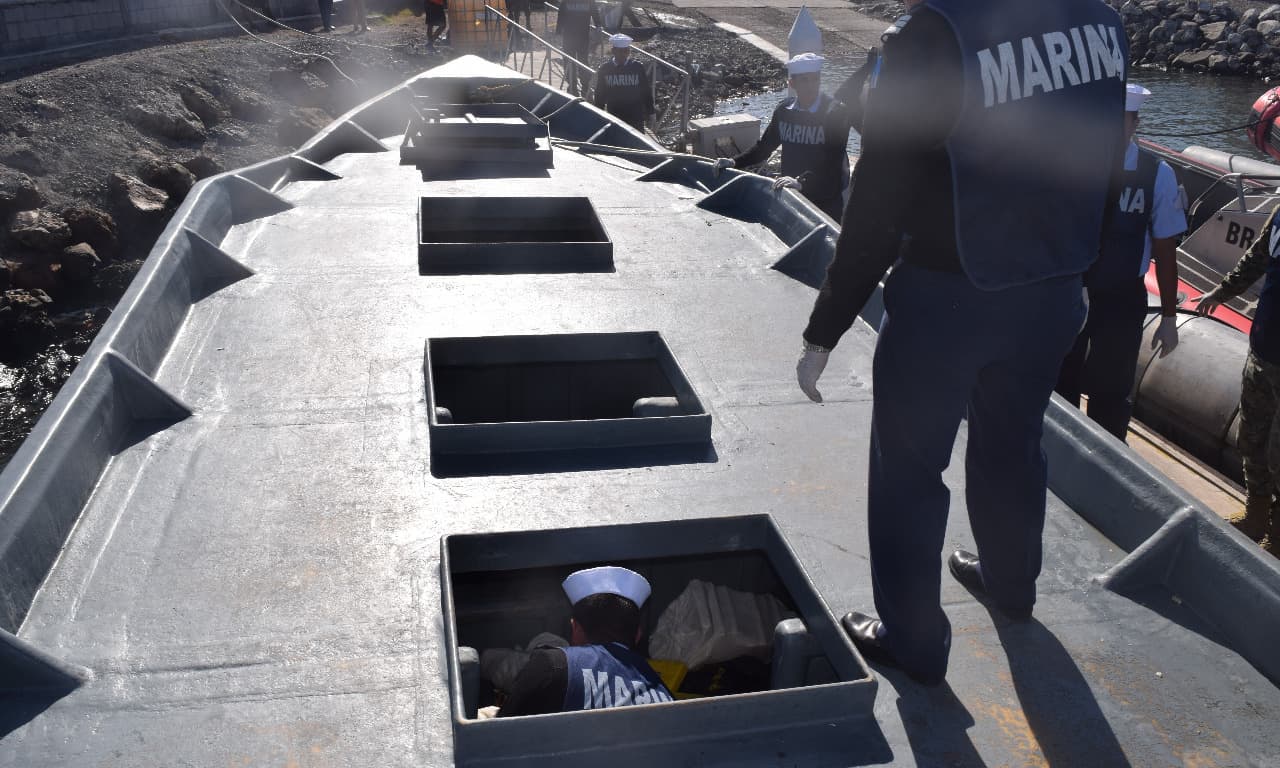 La Marina de México decomisó en 2019 esta embarcación con 630 kilogramos de droga en Sinaloa