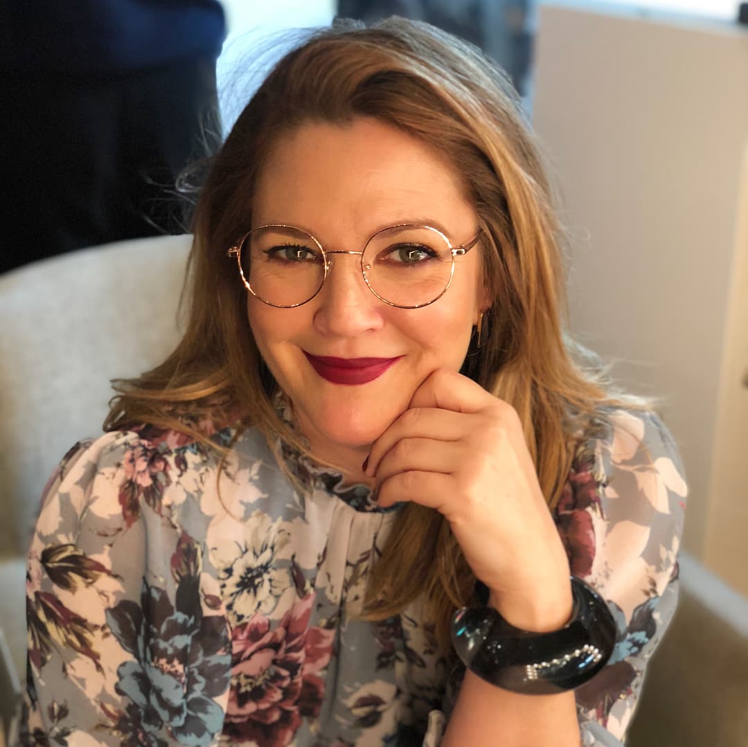 Gran sopresa ha causado Drew Barrymore entre sus seguidores en Instagram al publicar una serie de fotografías con su nueva figura.