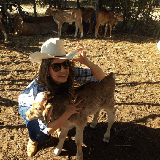 A
<a href="https://www.facebook.com/Evelyn-Sicairos-729241243764041/">Evelyn</a> le encanta todo sobre las vacas. Cuando las bañan, cuando las vacunan. Todo lo que tiene que ver con estos animalitos, ella está ahí presente.