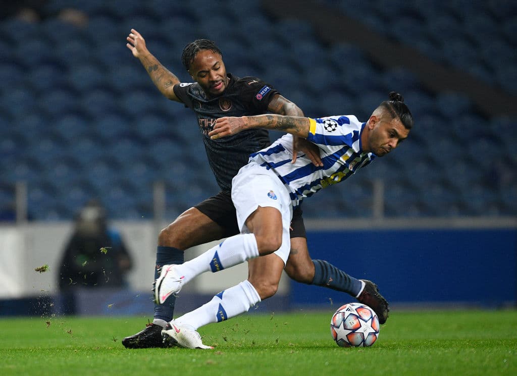 Sin goles se va el partido entre el Manchester City y el Porto. El equipo portugués consigue su calificación como segundo del grupo a octavos de la UEFA Champions League. El mexicano Jesús 'Tecatito' Corona fue tituar durante el encuentro.