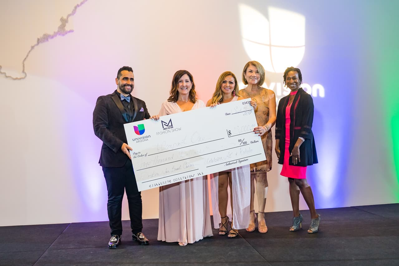 Durante la celebración, la agencia
<b>Kodigho</b> otorgó un cheque a Impact One, fundación del Cáncer de Mama.
<br>