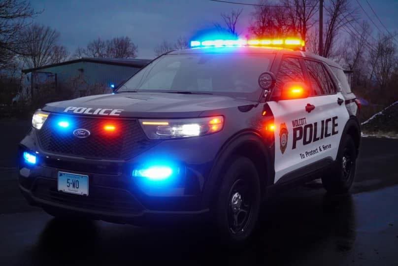 Padre mata a ex esposa e hijo a tiros durante mudanza en Connecticut; lo abate amigo de la familia