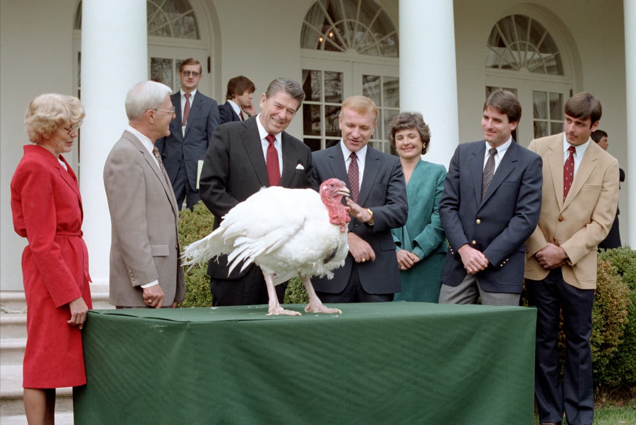 En 1982, el segundo pavo que perdonó el presidente republicano
<b>Ronald Reagan.</b>