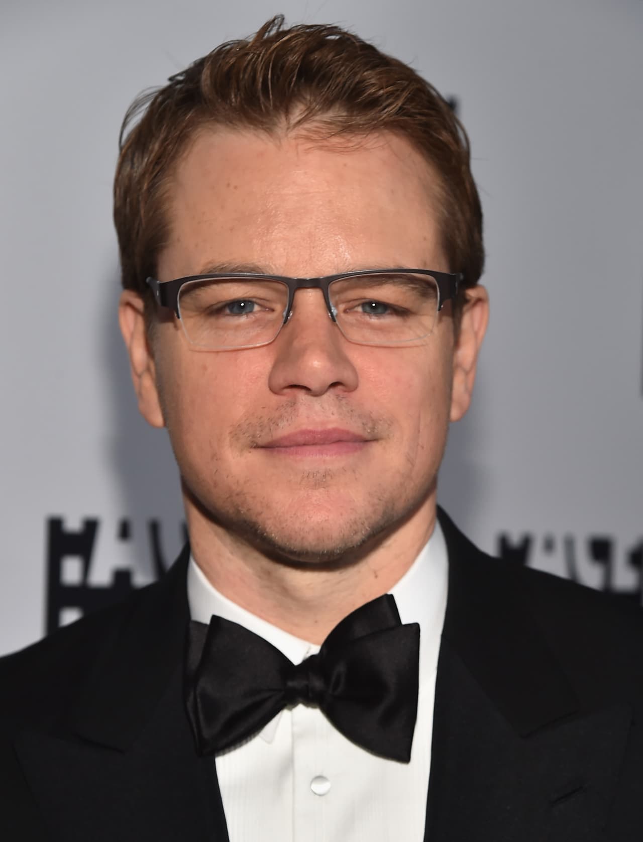 Matt Damon No solo en las películas luce atractivo con esa barba también lo hace cuando se encuentra con sus cuatro hijos, Alexia, Stella, Isabella y Gia. Él es bendito entre las mujeres.