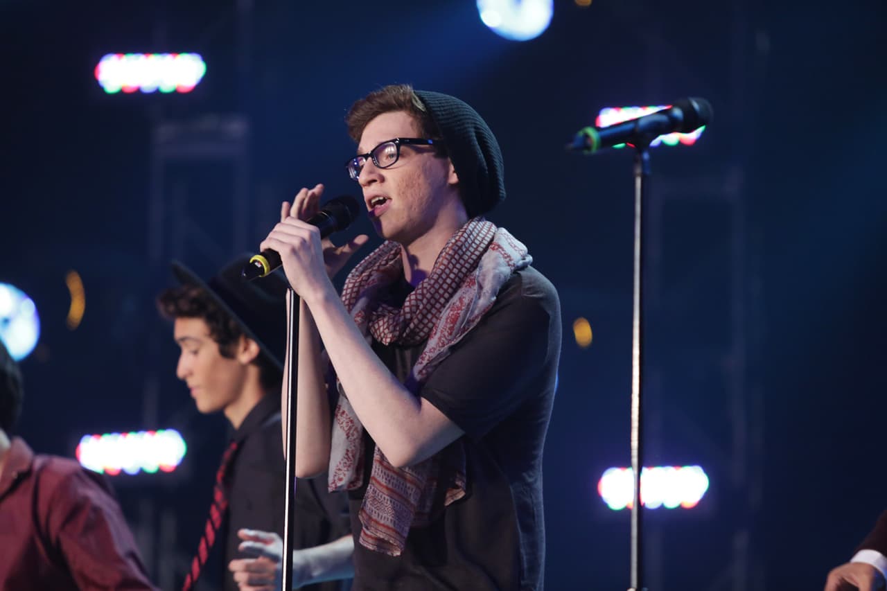 Kevin nos enamoró cuando Laura cantó con él en las audiciones de Miami Beach. Sin embargo, nadie se imaginó que se retiraría de la competencia.