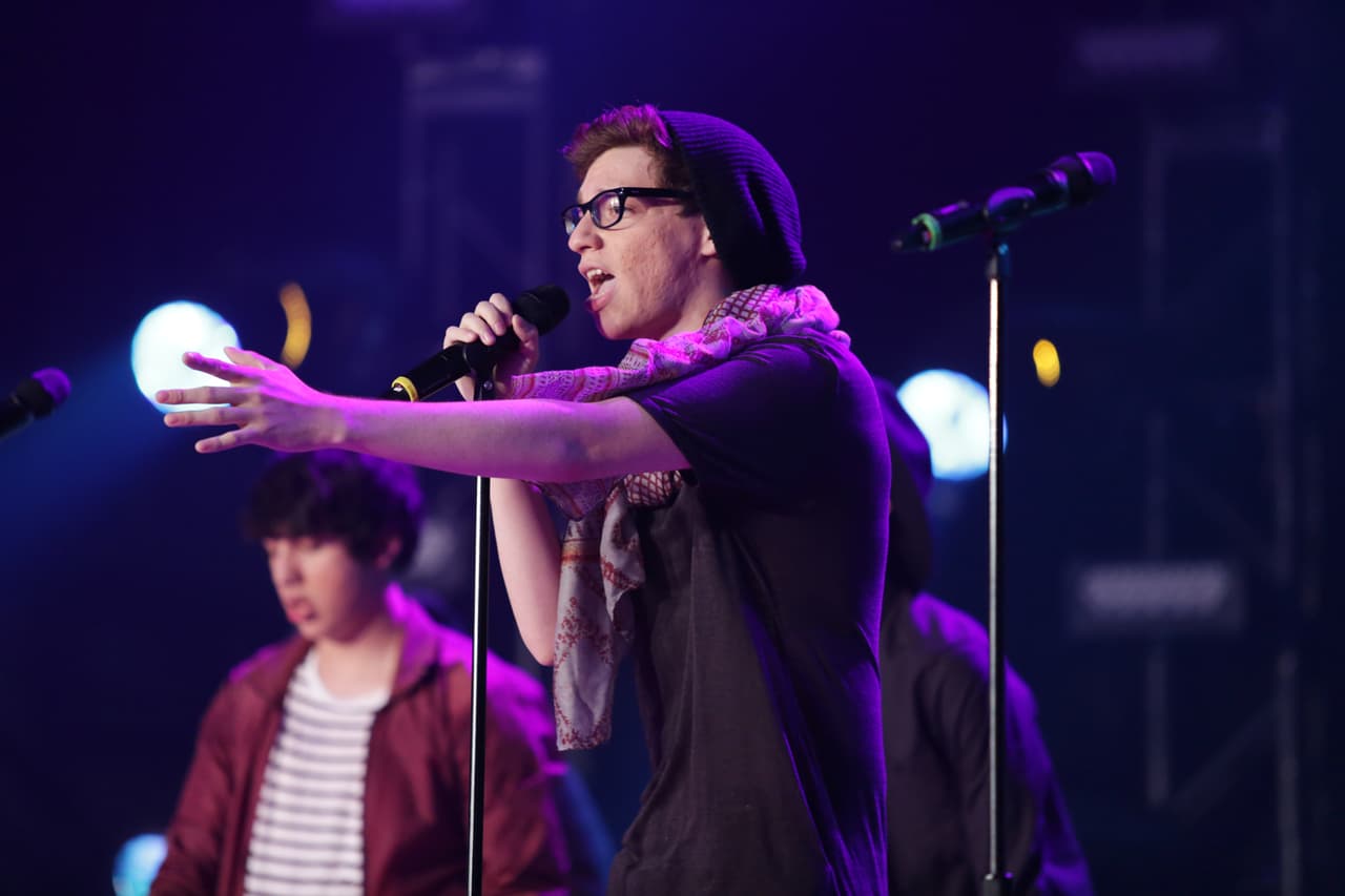 Kevin nos enamoró cuando Laura cantó con él en las audiciones de Miami Beach. Sin embargo, nadie se imaginó que se retiraría de la competencia.