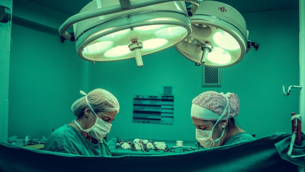 <b>Cirujanos</b>: el salario anual de este médico especializado es de $264,680 siendo uno de los puestos más altos en la región metropolitana de Filadelfia.