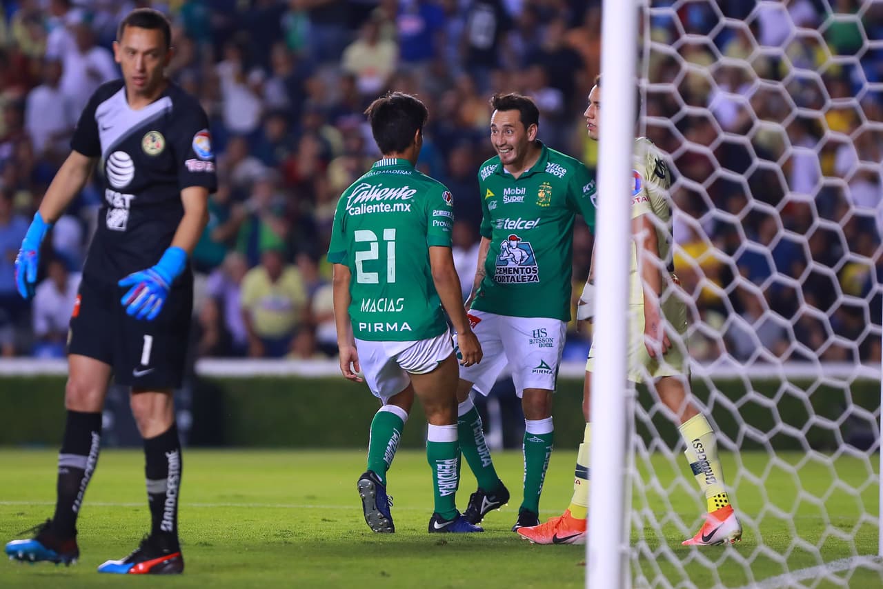 Y marcó el primer y único gol del partido deslizándose al estilo béisbol para llegar a la pelota y tocarla para mandarla al fondo de la red y poner en ventaja a los Panzas Verdes.