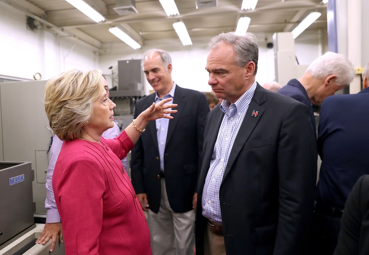 El récord de Kaine, sin embargo, no es impecable. Una de los puntos más cuestionados de su gestión como gobernador tiene que ver con temas de salud reproductiva femenina.