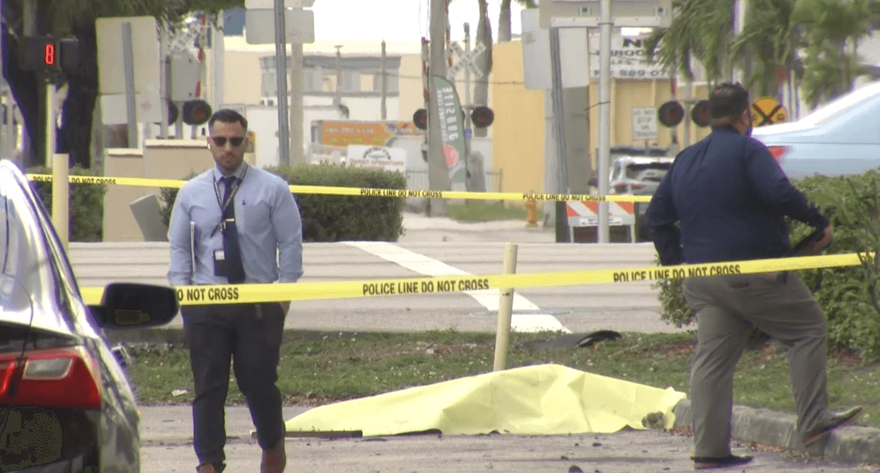 Buscan a un sujeto sospechoso de incendiar a un hombre en Doral