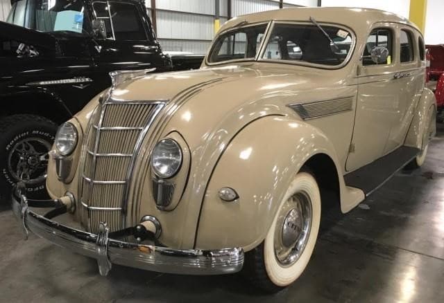 A los inversionistas les prometieron incentivos fiscales federales y ganancias, rentando generadores de electricidad que podían usarse en eventos al aire libre, como conciertos y carreras de autos.