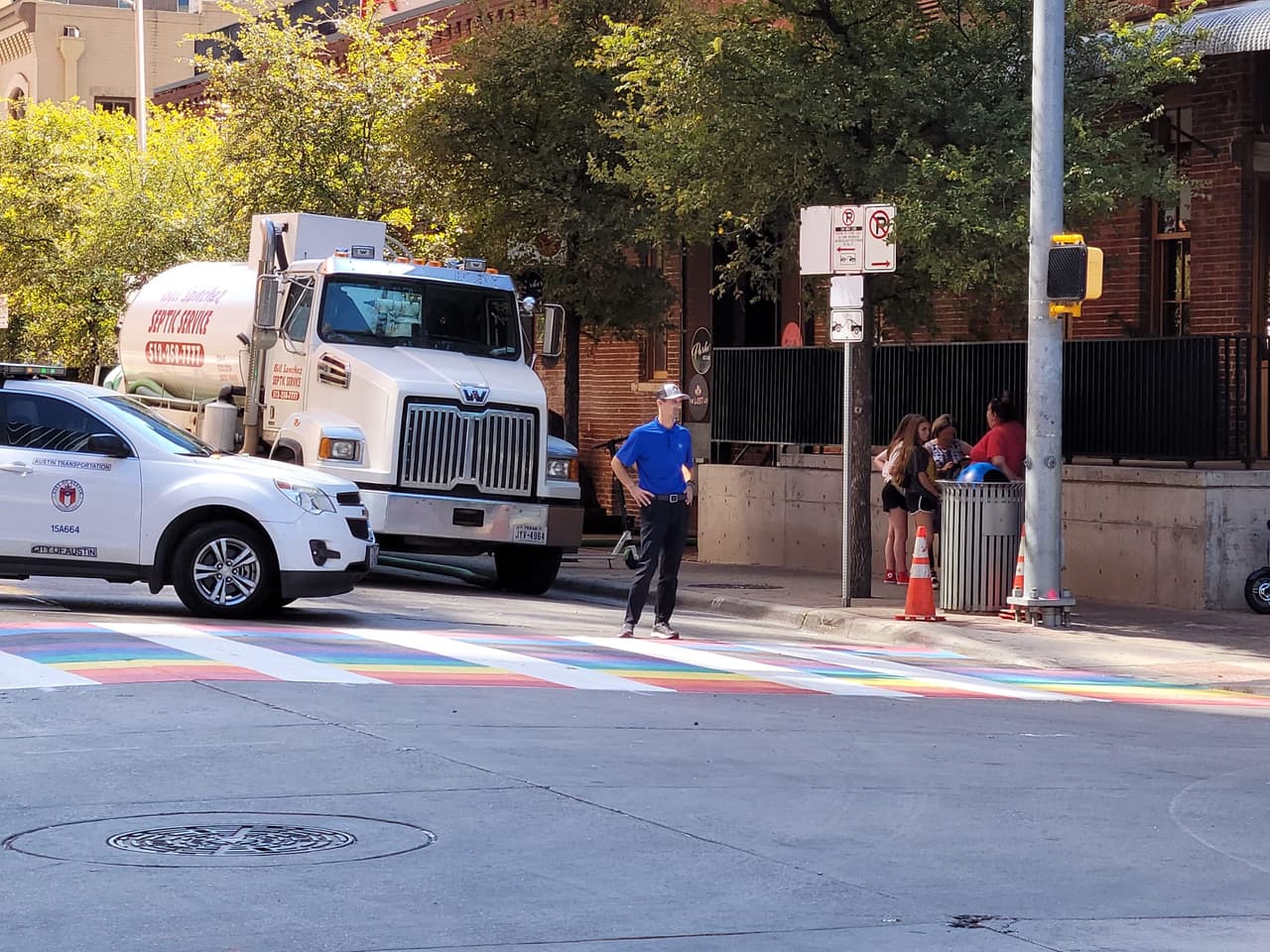 En esta misma celebración, la ciudad de Austin reconoció el día lunes como "National Coming Out Day".