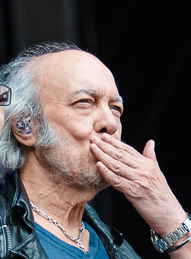 Erasmo Carlos es un poeta enamorado de la mujer y la naturaleza.