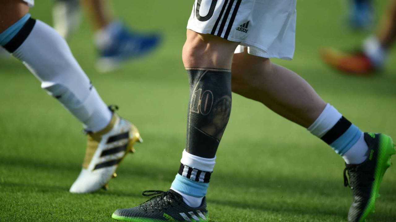 Así luce ahora su pierna mejor dotada.