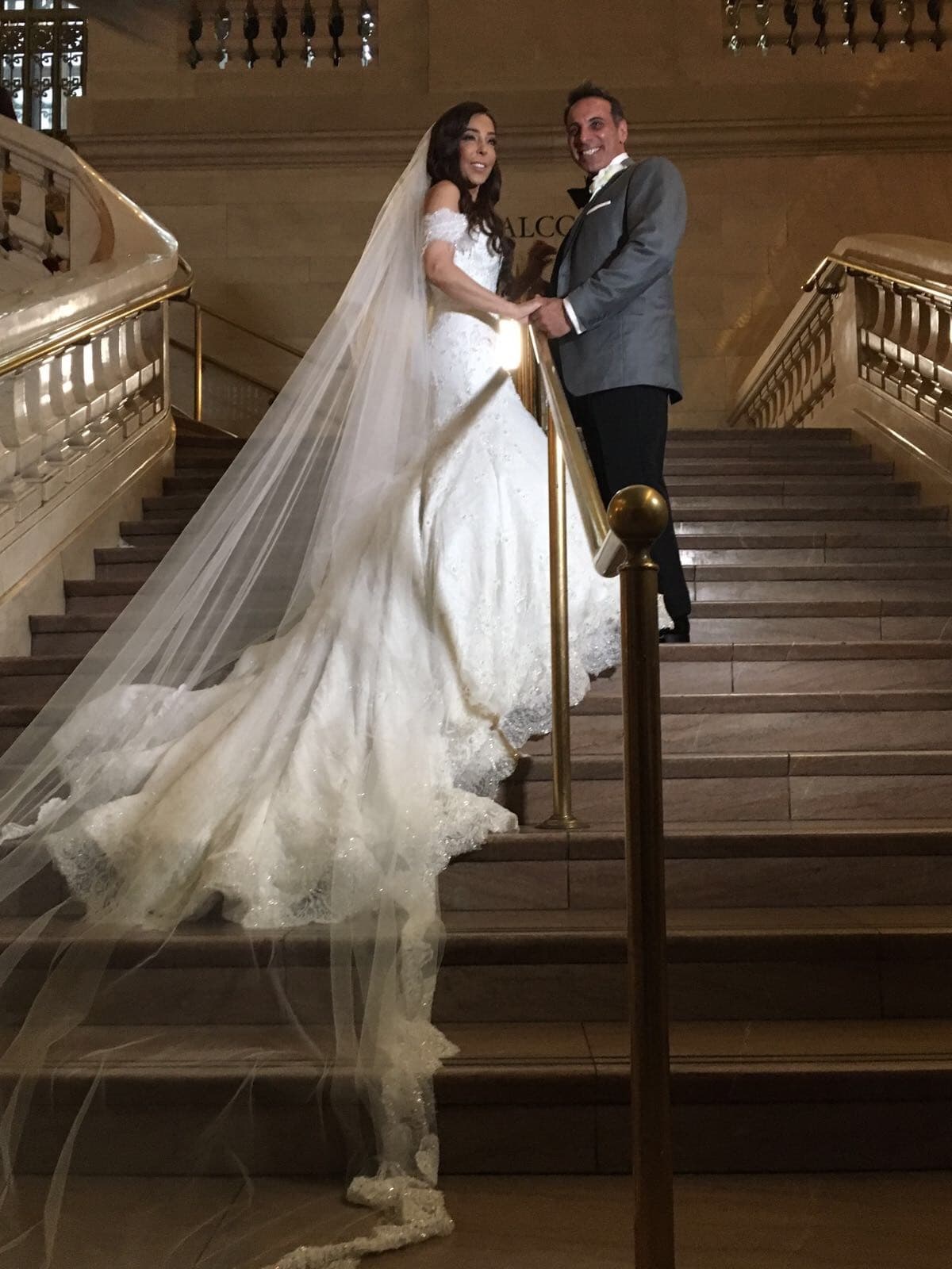 Se muestran sonrientes antes de ser maridos y mujer.