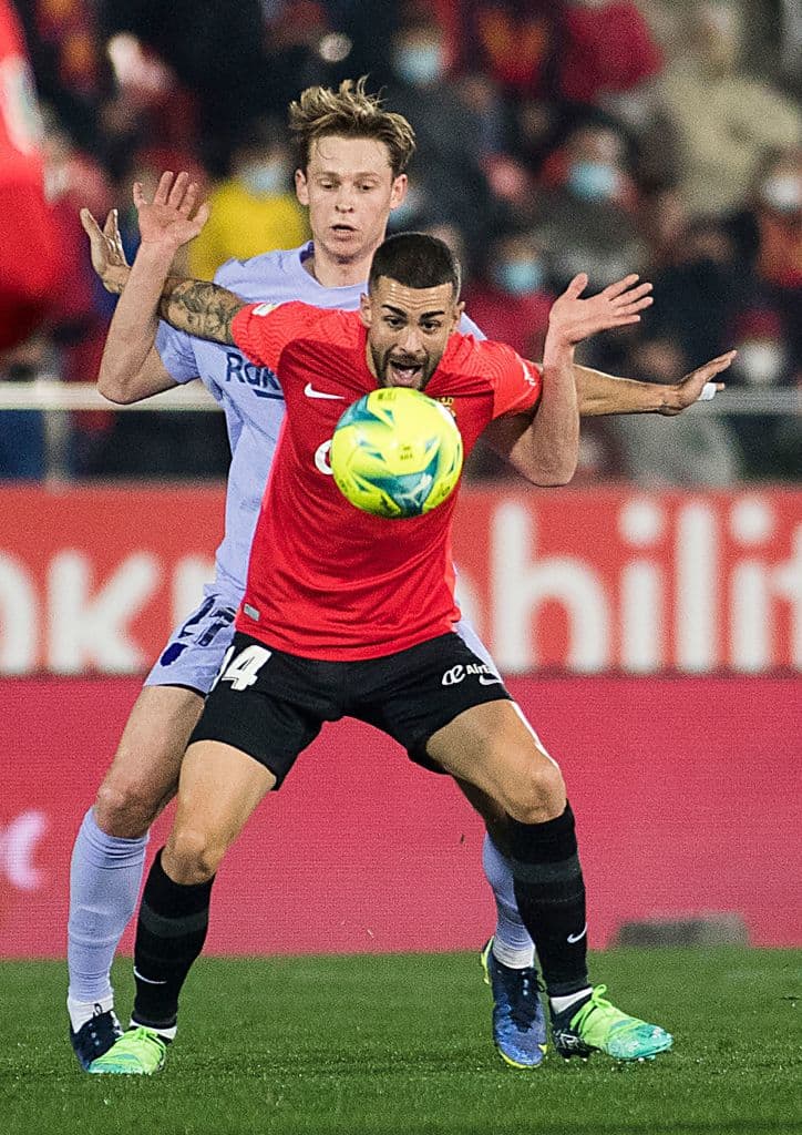 Barcelona derrota al R.C.D. Mallorca por la mínima con gol de Luuk de Jong al minuto 44' durante la Jornada 19 de La Liga y con este resultado ya es quinto en la tabla.