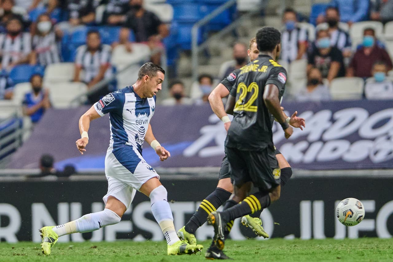 Con doblete de Maximiliano Meza y gol de Miguel Layún, Monterrey vence 3-0 al Columbus Crew y gracias al marcador global de 5-2, los regios toman su lugar entre los mejores cuatro del torneo.