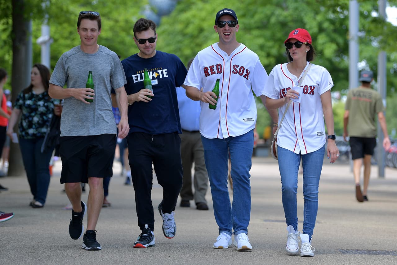 El duelo entre Boston Red Sox y New York Yankees, el partido más tradicional de la MLB, llegó a Londres, donde encendió el fuego de los fanáticos de las Grandes Ligas en Inglaterra.