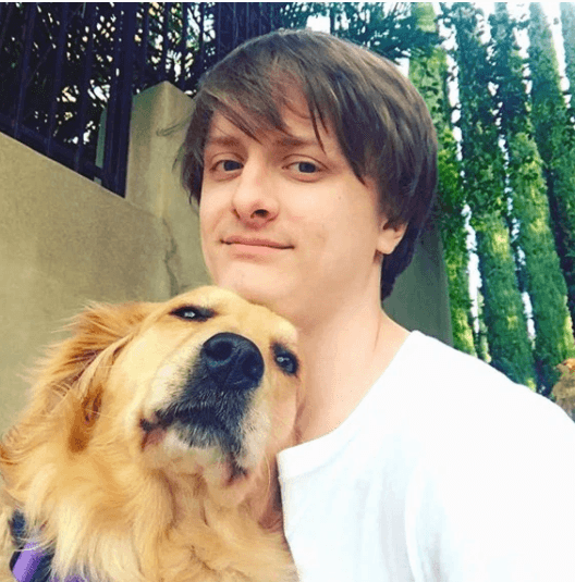 Hijo de magnate californiano aparece muerto en su mansión de Beverly Hills