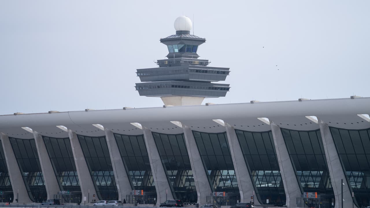 DHS toma medidas ante ébola y dirige vuelos internacionales a Dulles.