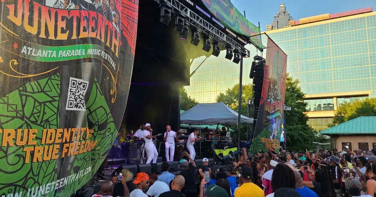 <b><a href="https://www.juneteenthatl.com/">Juneteenth Atlanta Parade & Music Festival (16 al 19 de junio)</a></b>. Celebración del 16 de junio en el Centennial Olympic Park, con música en vivo y otras actuaciones, oradores, desfile, películas, vendedores y mercado de arte, camiones de comida y más.